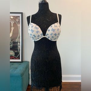 VICTORIA SECRET Padded 34 DD bra. Butterflies. Barely worn.
